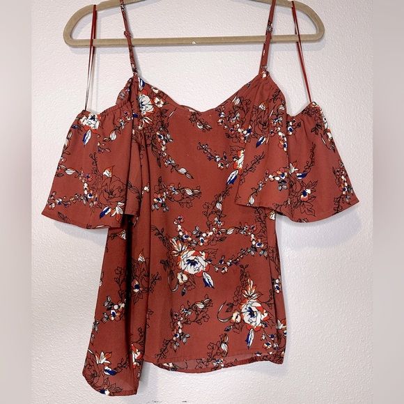 Lily White Blouse - Picture 2 of 3